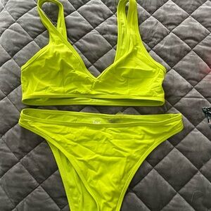 TNA Vibrant Lime Green Apparel